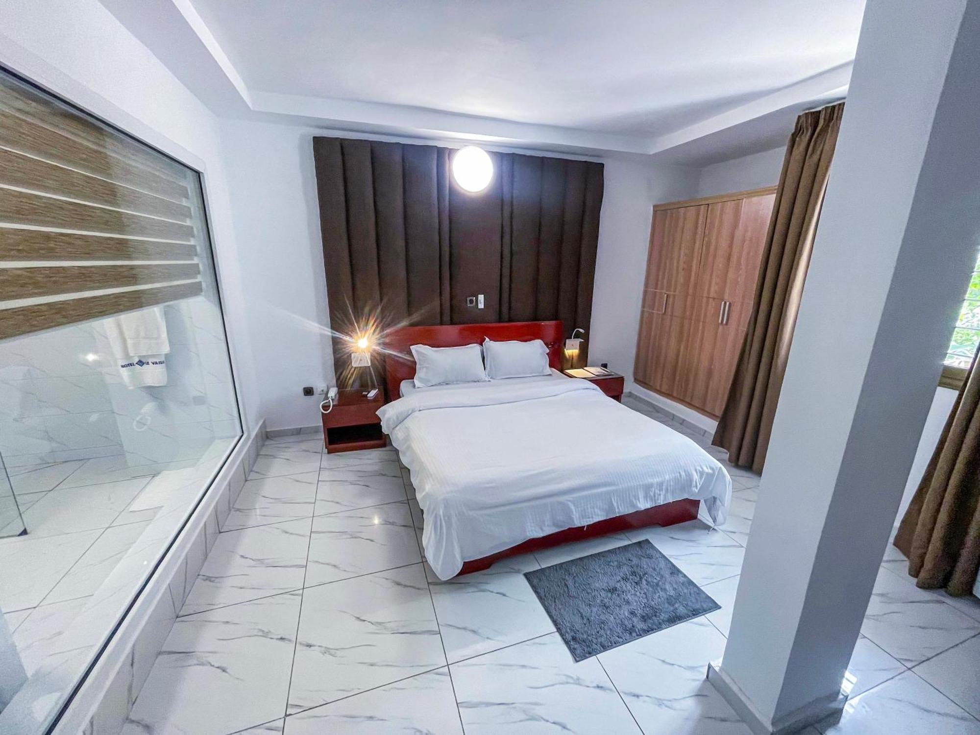Hotel Le Vaisseau Abidjan Exterior photo