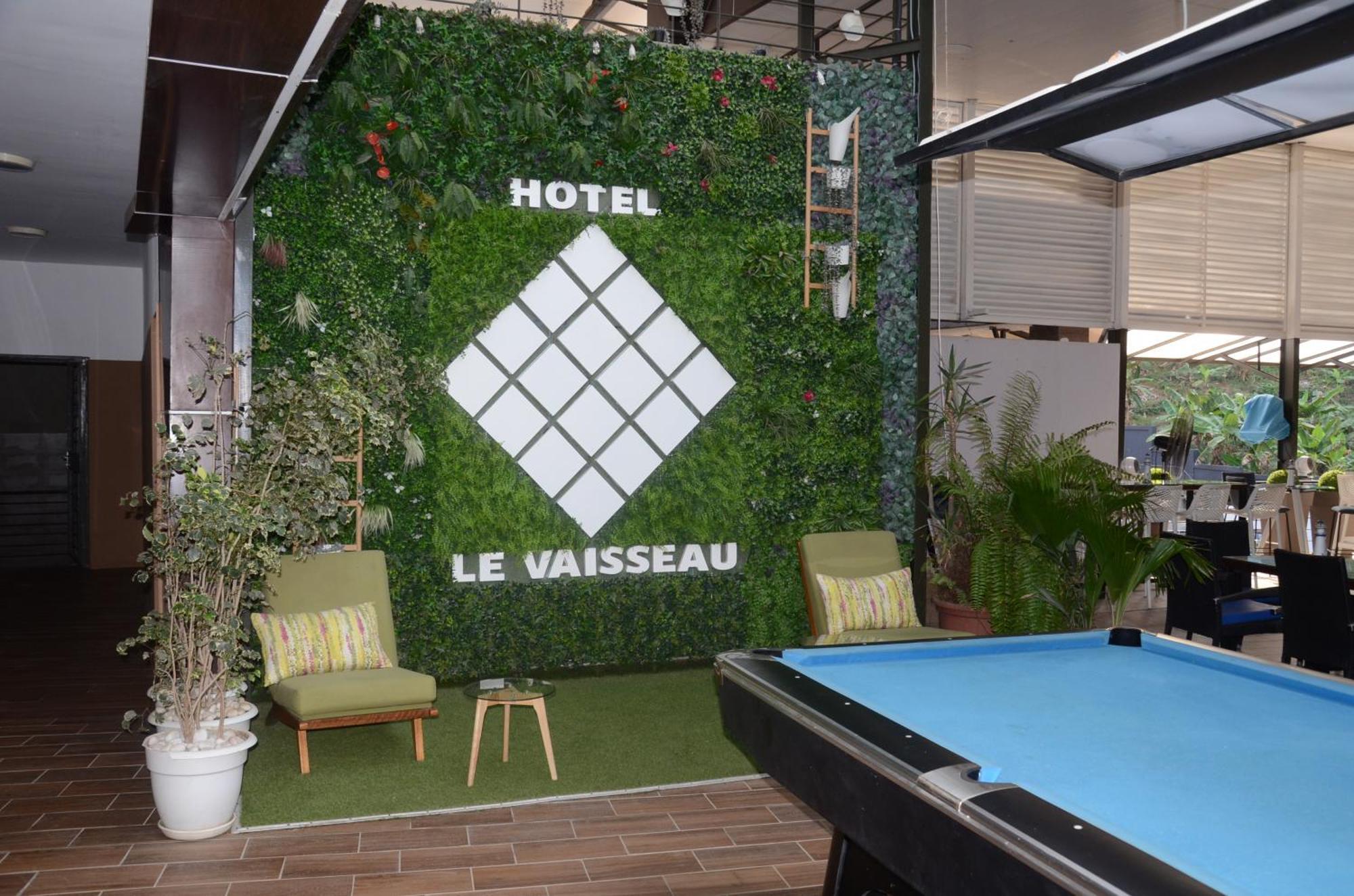 Hotel Le Vaisseau Abidjan Exterior photo