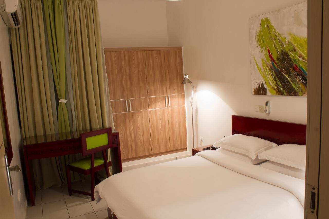 Hotel Le Vaisseau Abidjan Exterior photo