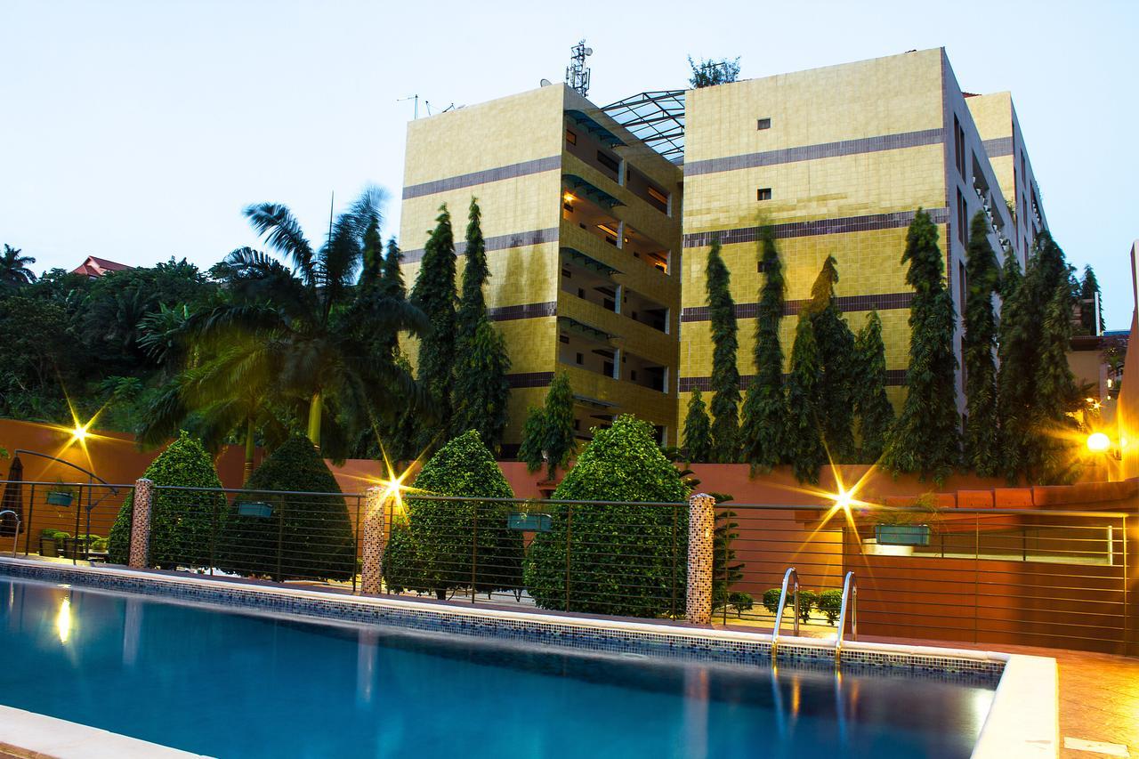 Hotel Le Vaisseau Abidjan Exterior photo